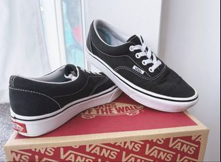 Vans Era 黑色帆布鞋